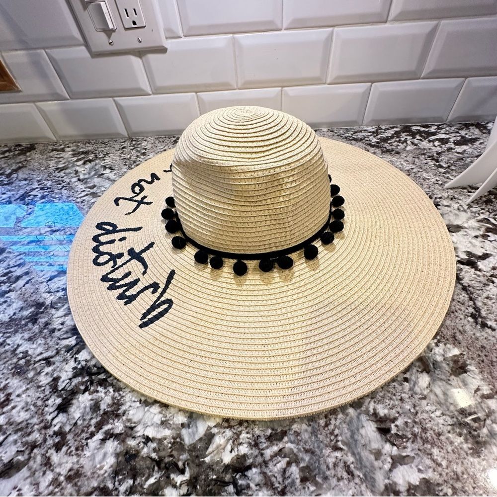 Floppy Hat‎